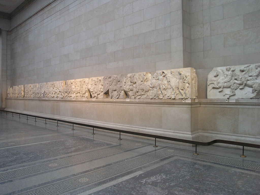 Fig. 5. Exposition des frises ouest et nord au British Museum.