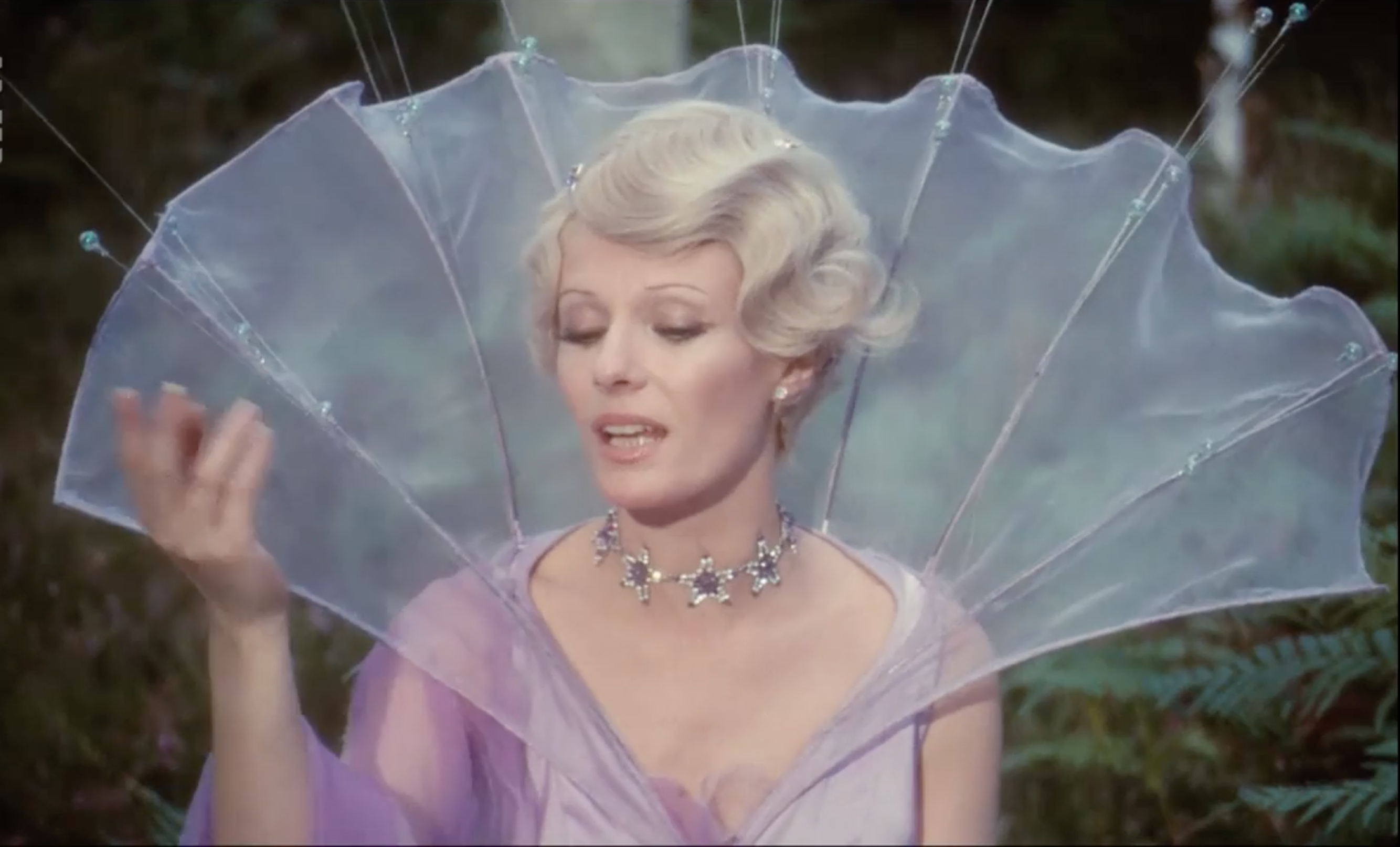 Fig. 10. La fée des Lilas (Jacques Demy, Peau d’âne, 0’21’’18)