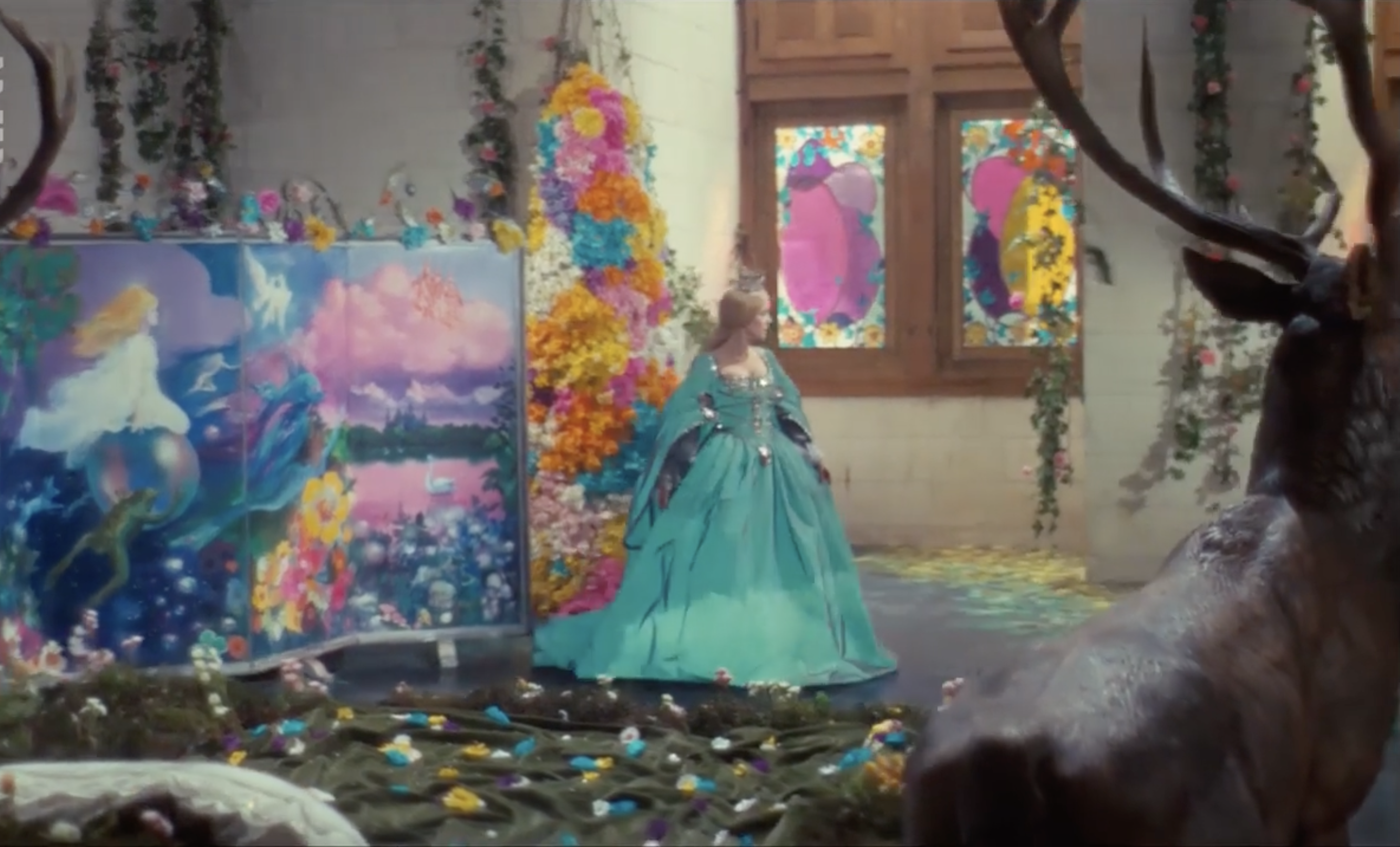 Fig. 2. La robe couleur du Temps (Jacques Demy, Peau d’âne, 0’22’’41)