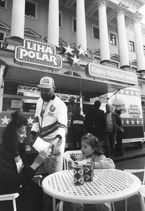 Saint Pétersbourg, place Saint-Isaac, 1989 (photo pastvu.ru)