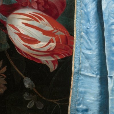 Nature morte de fleurs avec rideau -Adrian Van der Spelt
