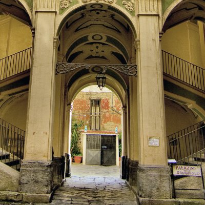 Escalier du Palazzo dello Spagnolo à Naples - Ferdinando Sanfelice