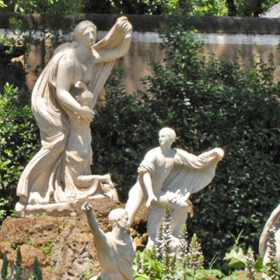 Le carré des Niobides, jardin de la villa Médicis à Rome