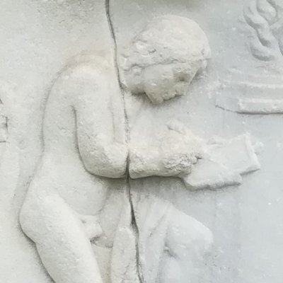 Oreste et Pylade devant l'autel d'Artémis ? (Mausolée des Spectatii)