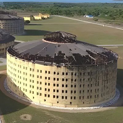 Extérieur d'une prison panoptique (Prison-musée de Presidio Modelo) |  Utpictura18