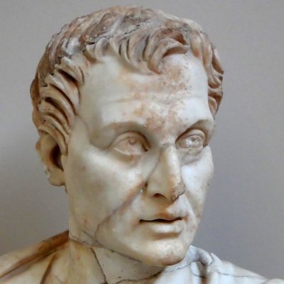 Buste en marbre, présumé de Ménandre (réplique tardive du musée d'Éphèse)