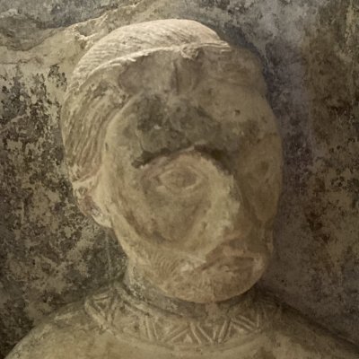 Chapiteau avec saint Marc évangéliste (Châlons, cloître de Notre-Dame en Vaux)