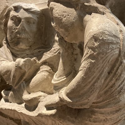Chapiteau des noces de Cana. Les jarres de vin (Châlons, cloître de Notre-Dame en Vaux)