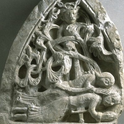 La mort de Pyrame et de Thisbé (Tympan de l’abbaye Saint-Géry au Mont-des-Bœufs)
