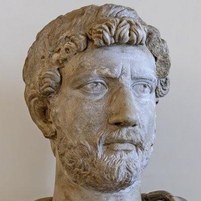 Buste de l'empereur Hadrien (version de Venise)