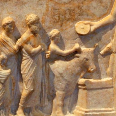 Sacrifice à Artémis de Brauron (bas-relief votif)