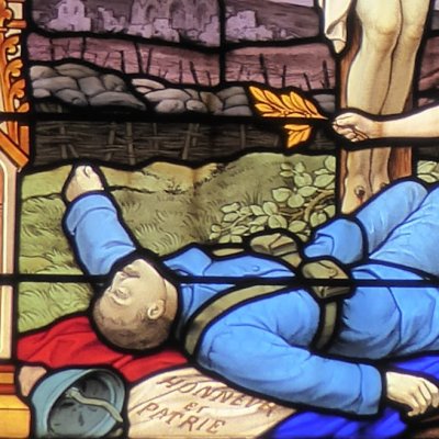 En souvenir de mon fils disparu en Serbie (Vitrail du souvenir, Église Saint-Pierre-et-Saint-Paul, Nogent-le-Phaye)
