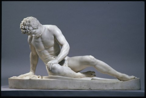 Figure 9 : Pierre Julien, Gladiateur mourant, 1779, Marbre, 60x48x42 cm, Paris, musée du Louvre, d’après la statue antique du musée du Capitole à Rome