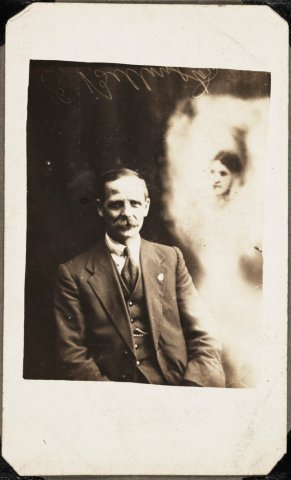 Homme avec le fantôme de sa première femme - William Hope